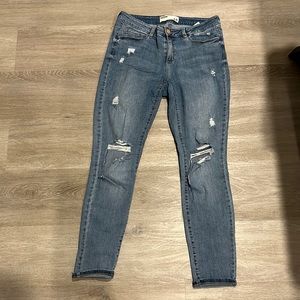 GARAGE RIPPED JEGGINGS